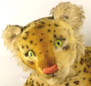 image of Steiff Lying Leopard head